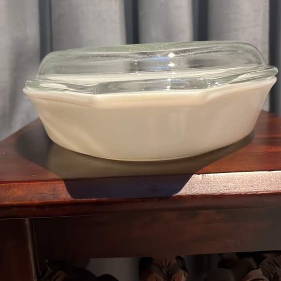 Mid-Century Vintage Pyrex Town & Country Divided Casserole Dish w/ Lid - Picture 7 of 16